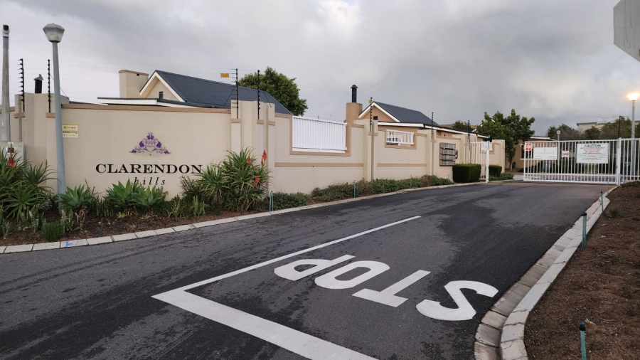 2 Bedroom Property for Sale in Buhrein Western Cape